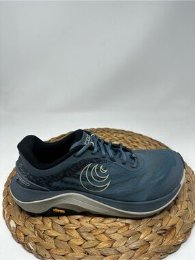 TOPO Ultraventure 4 Trail Running Shoes Stone Grey Size 9 Women's